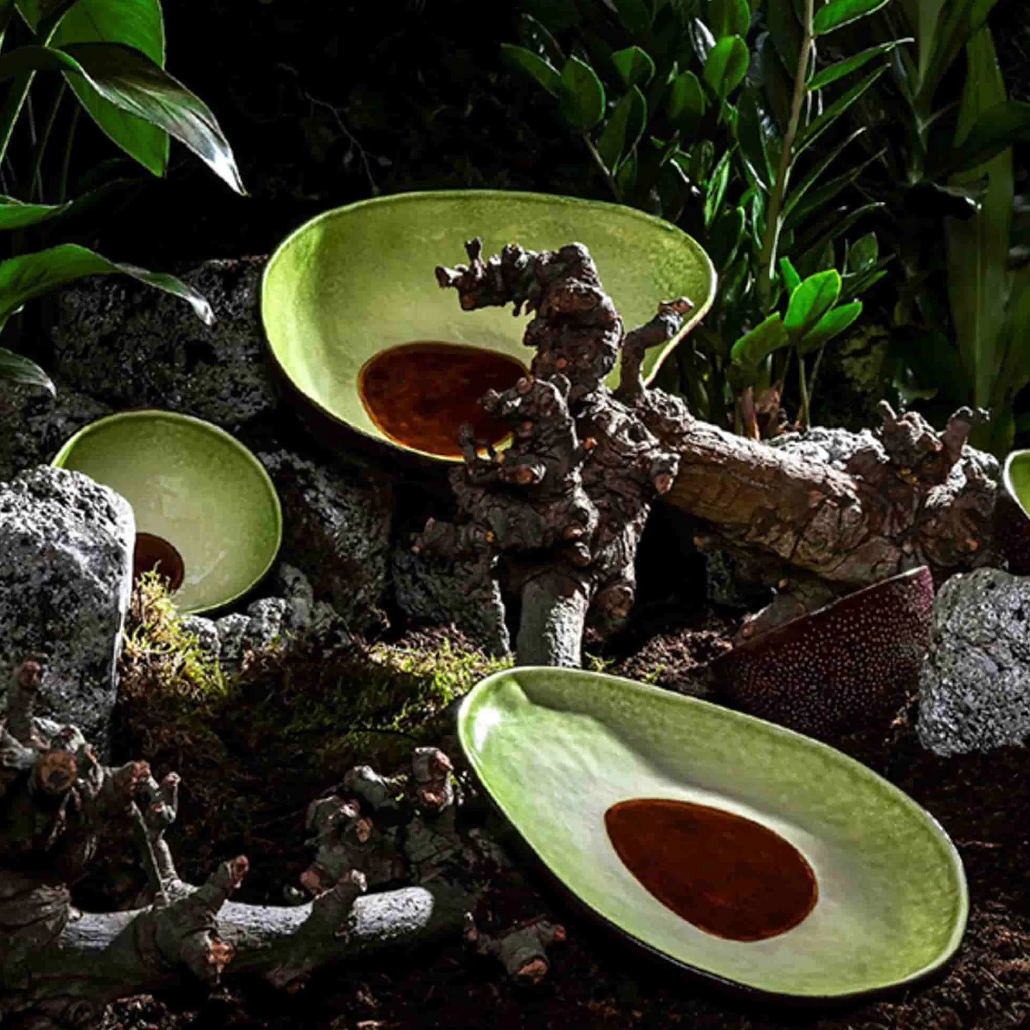 Bordallo Pinheiro Tropical Fruits Avocado Salad Bowl, 34x23x9cm Online