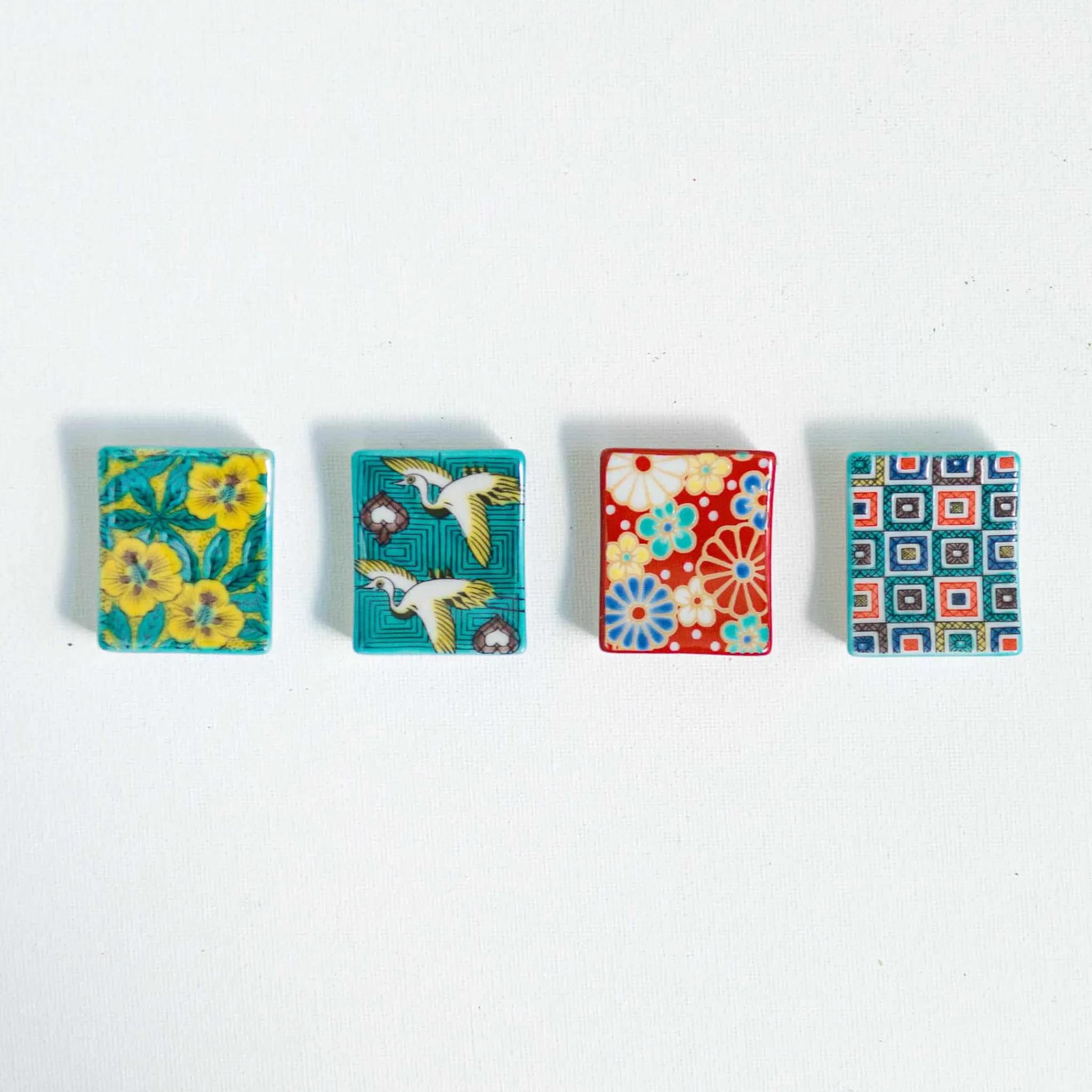 Seikou Porcelain Aoi Floral Chopsticks Rest Hot