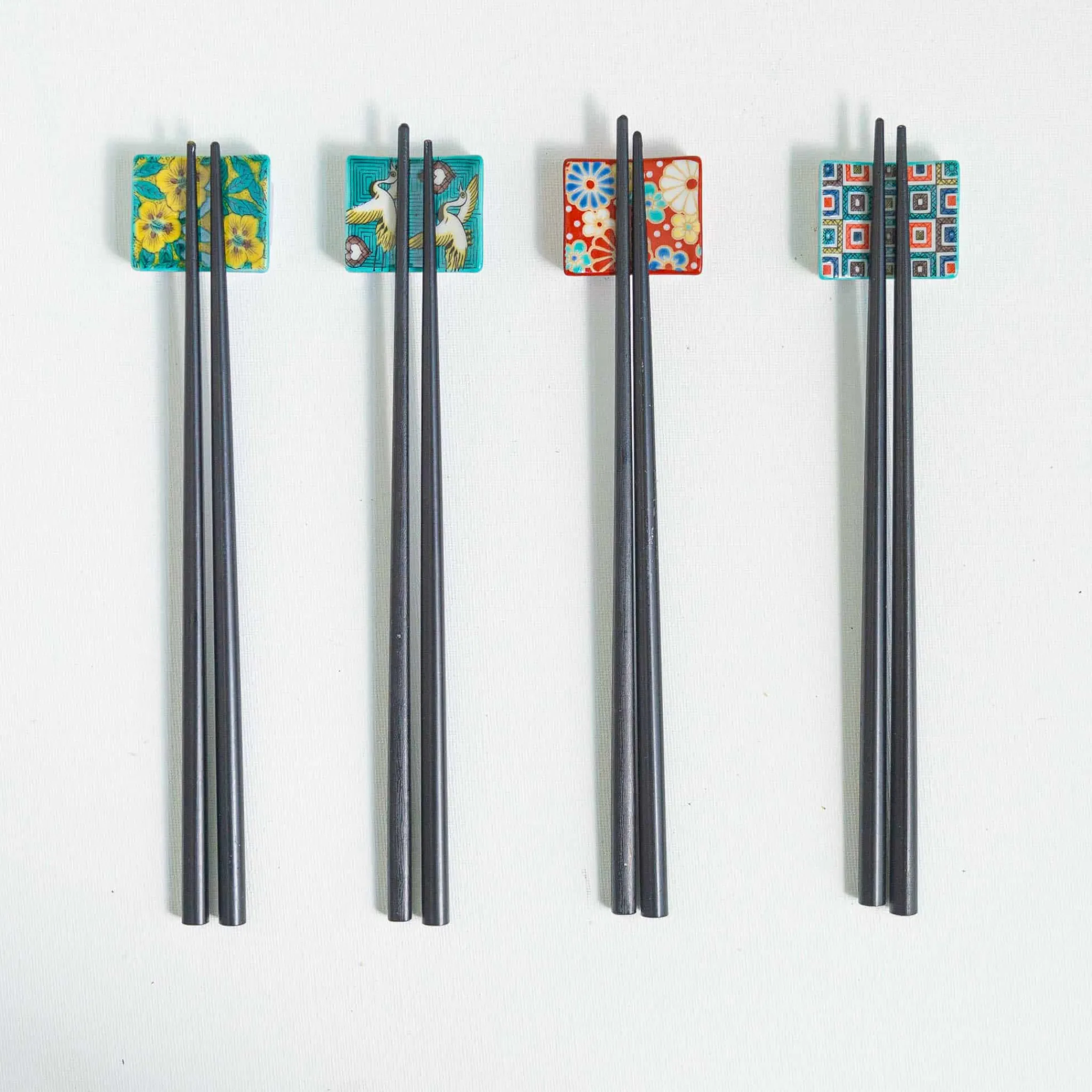 Seikou Porcelain Aoi Floral Chopsticks Rest Hot