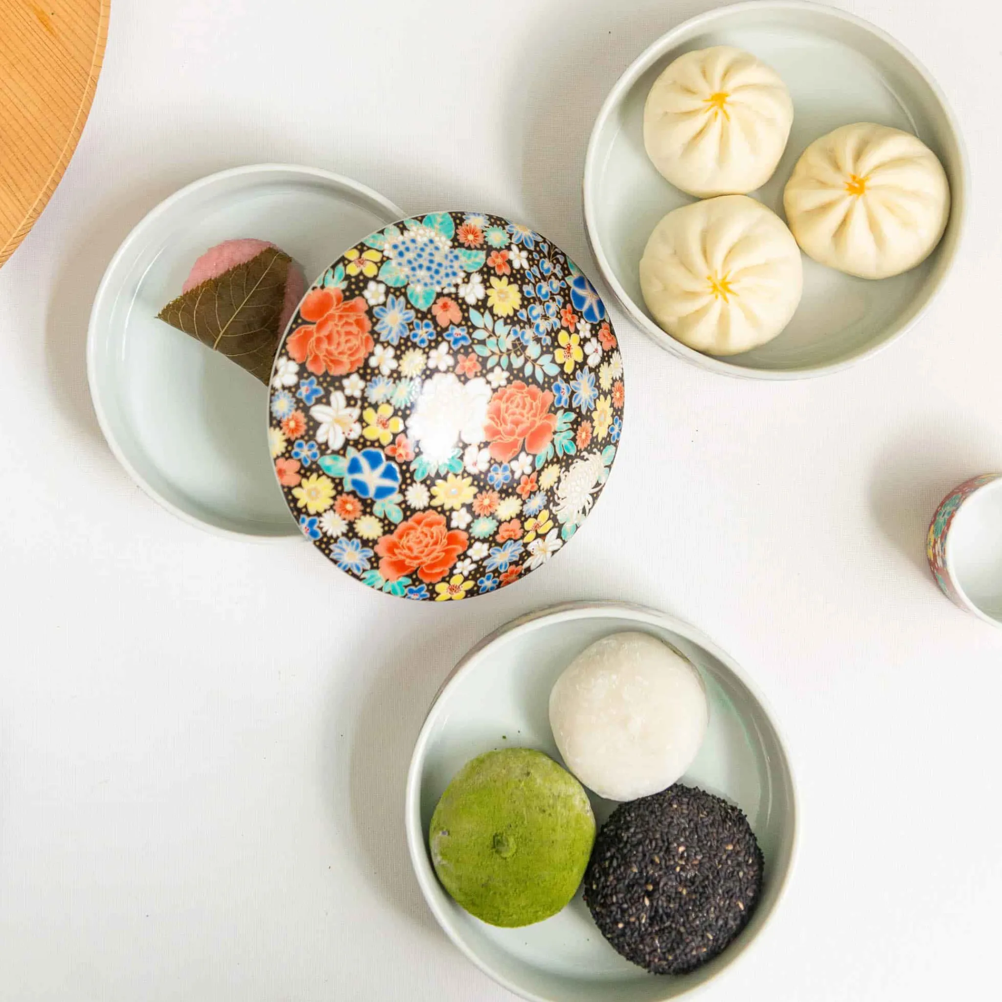 Seikou Porcelain Black Floral Motif Sweets Container, 3 Compartments Outlet