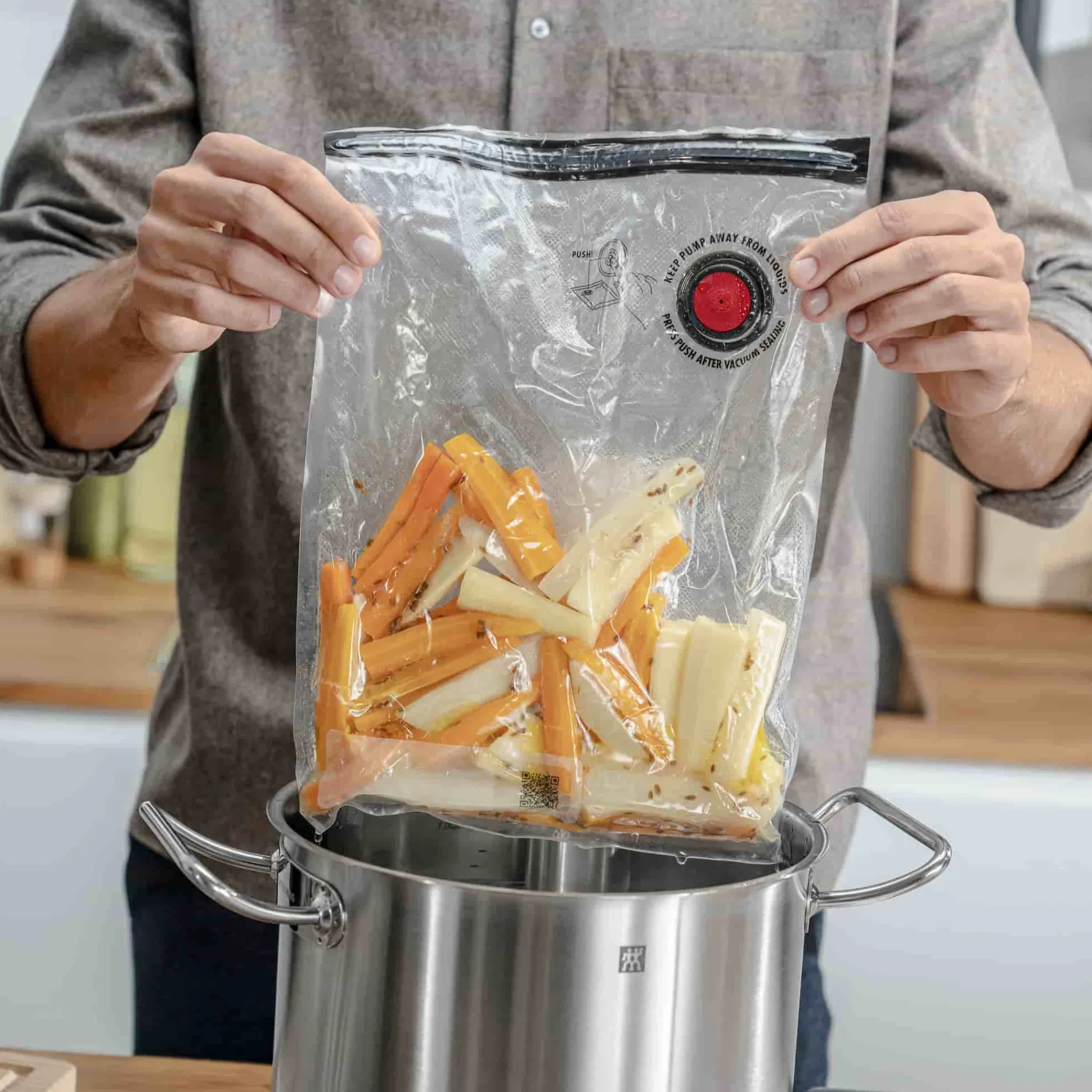 Zwilling Fresh & Save Set of 10 Reusable Vacuum Bags, Medium Hot